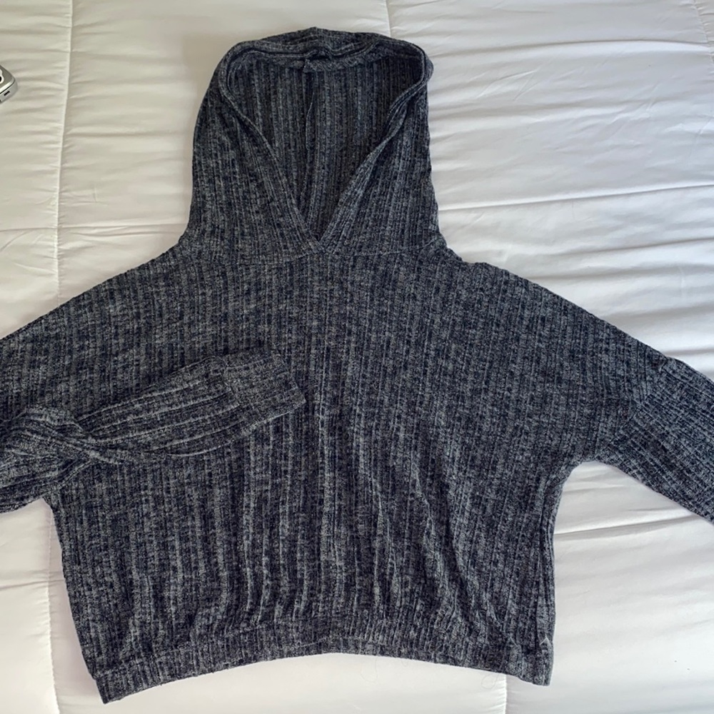 Grey cropped sweater